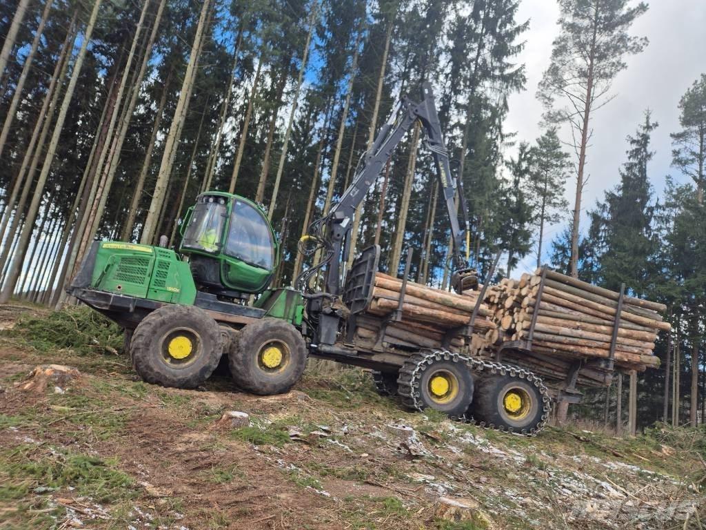 John Deere 1910 E Lesné traktory