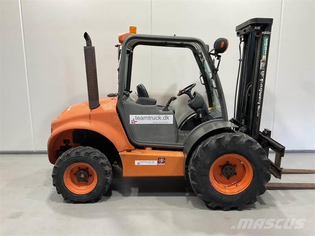 Ausa C250HX4 Terénne vysokozdvižné vozíky