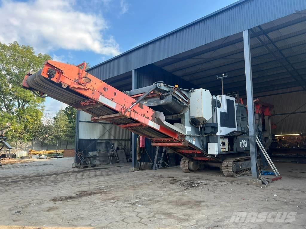Sandvik QJ 241 Mobilné drviče