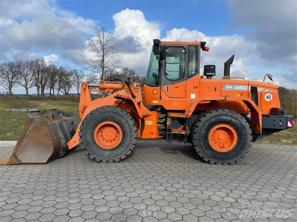 Doosan DL250 Kolesové nakladače