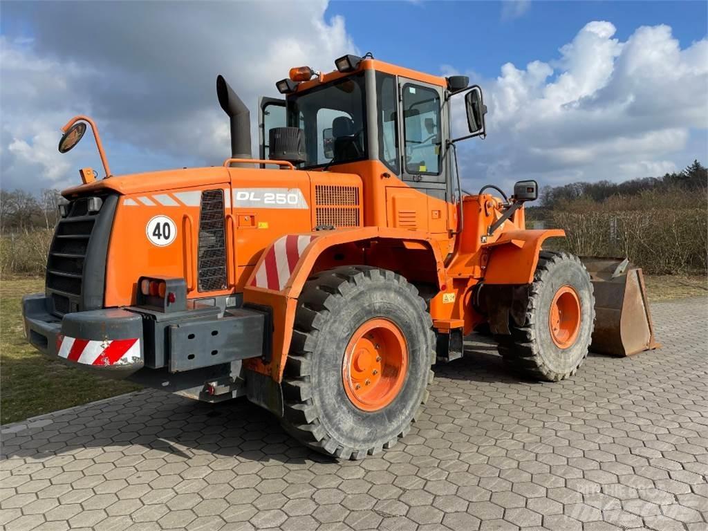 Doosan DL250 Kolesové nakladače