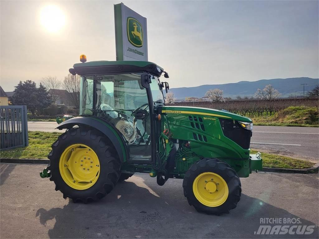 John Deere 5075GN Traktory