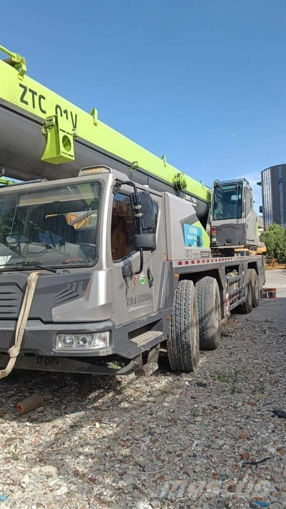 Zoomlion ZTC800 Univerzálne terénne žeriavy