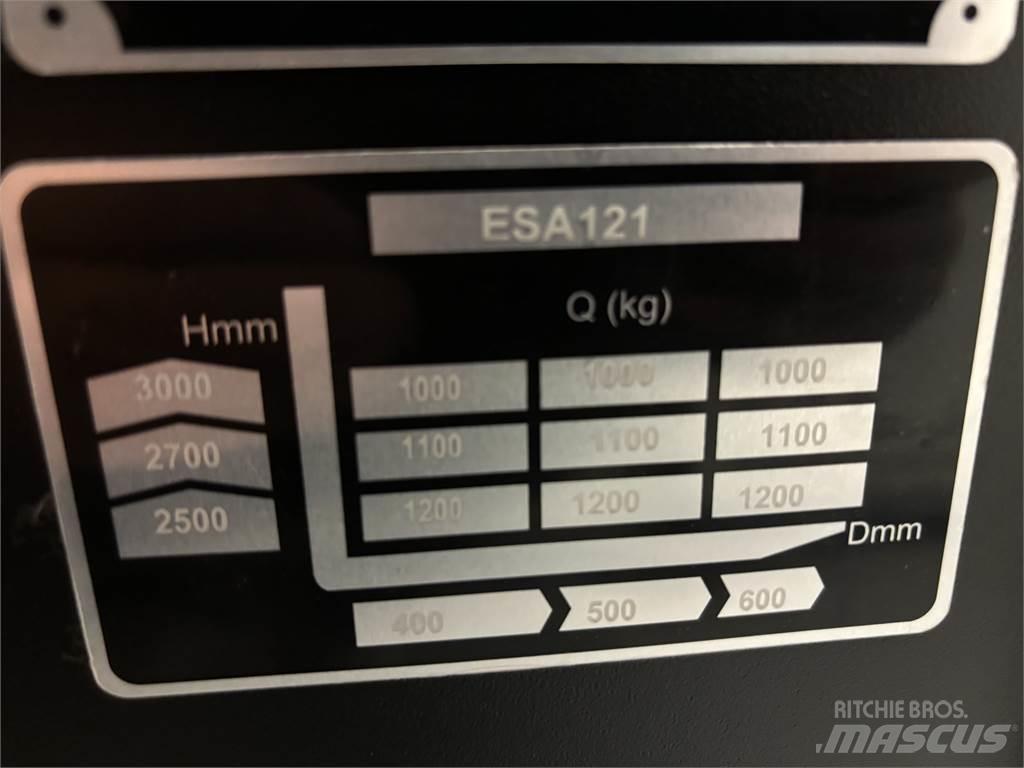 ESA 121 Ručne vedené vysokozdvižné vozíky