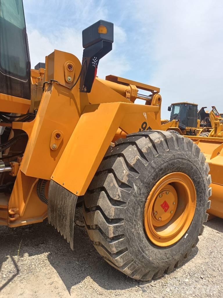 CAT 950H Kolesové nakladače