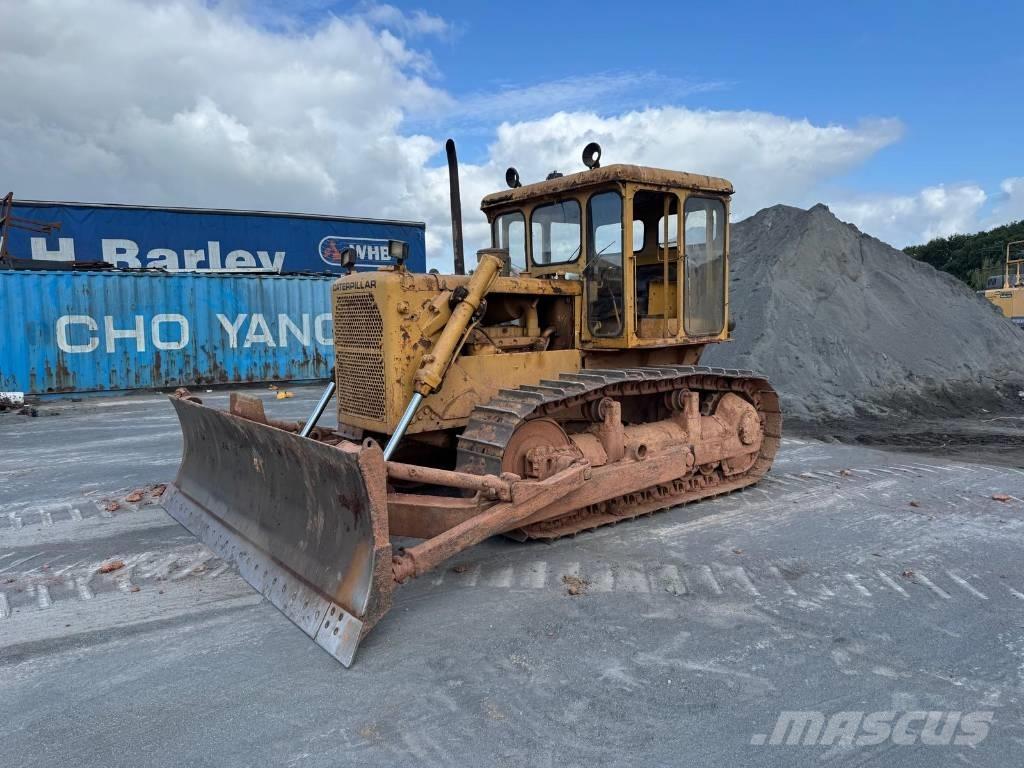 CAT D 6 C Pásové dozéry