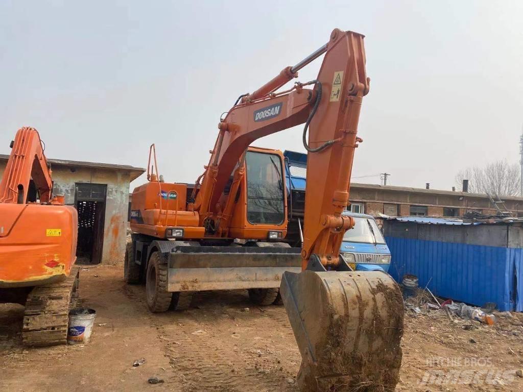 Doosan DH 150W Kolesové rýpadlá