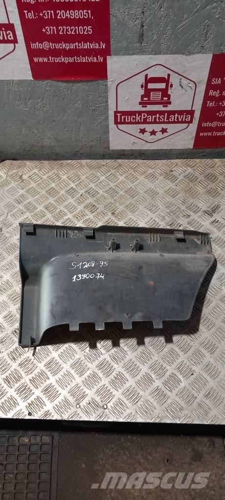 Scania 94 D.   1390074 Kabíny a interiér