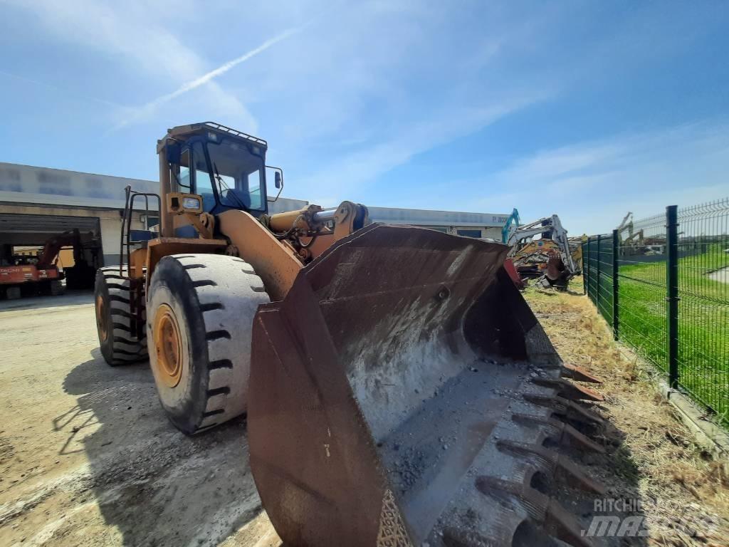 Komatsu WA500 Kolesové nakladače