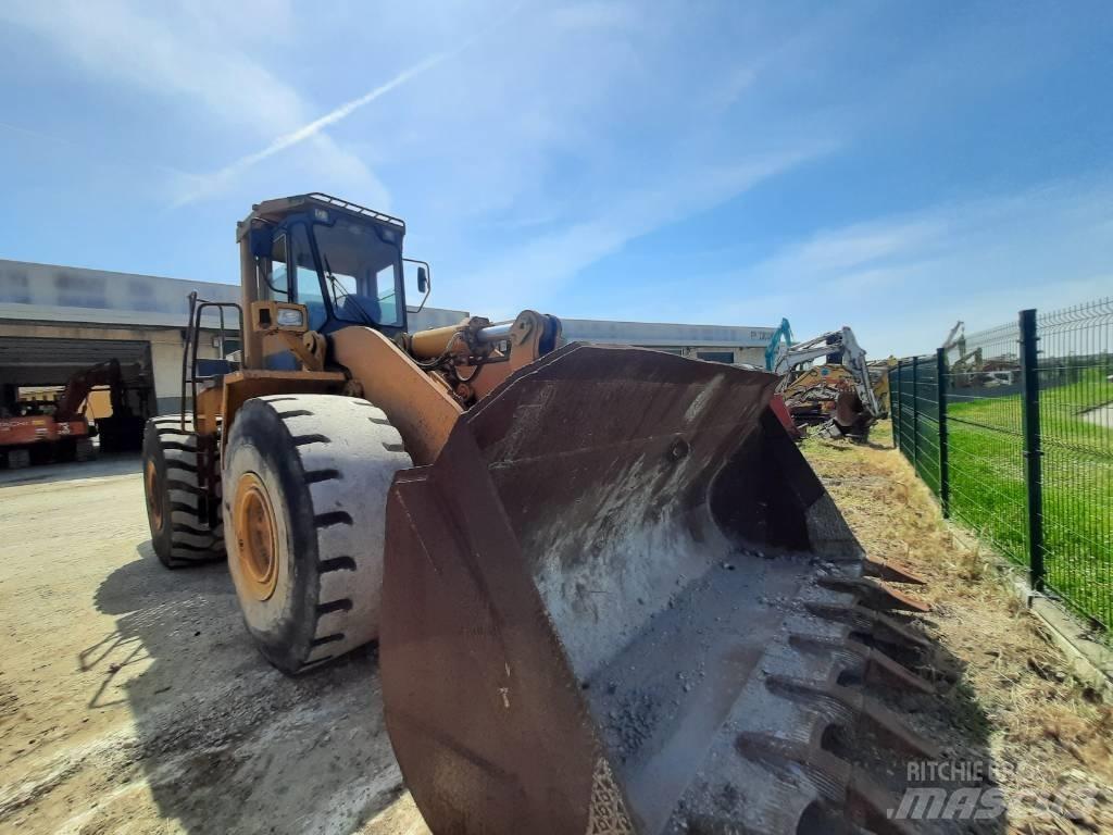 Komatsu WA500 Kolesové nakladače
