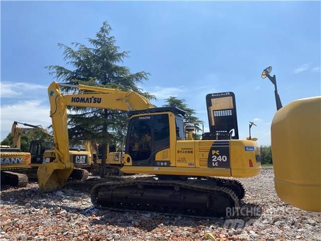 Komatsu PC240-8 Pásové rýpadlá