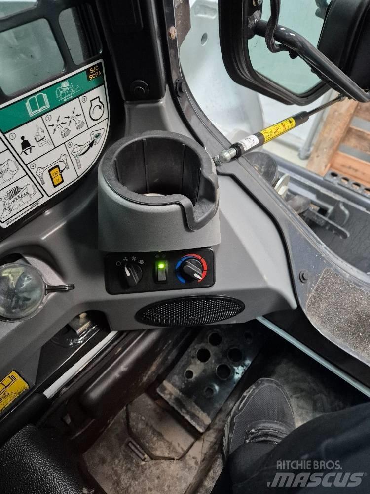 Bobcat S 590 Šmykom riadené nakladače