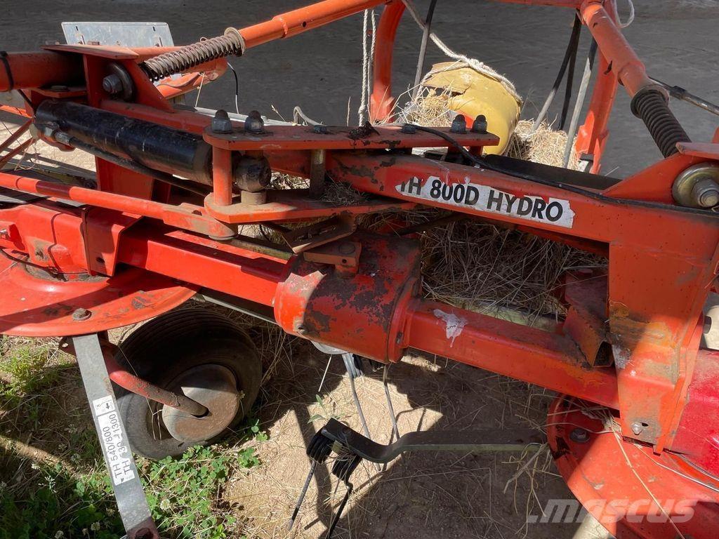 Fella TH 800 Obracače a zhrabovače sena