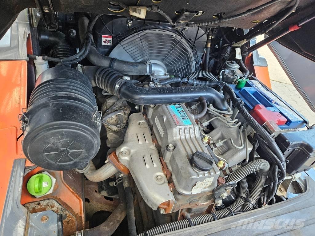 Toyota 8FDF25 Dieselové vozíky