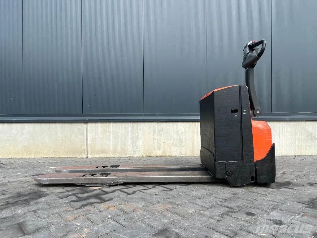 BT LWE180 Ručne vedené vysokozdvižné vozíky