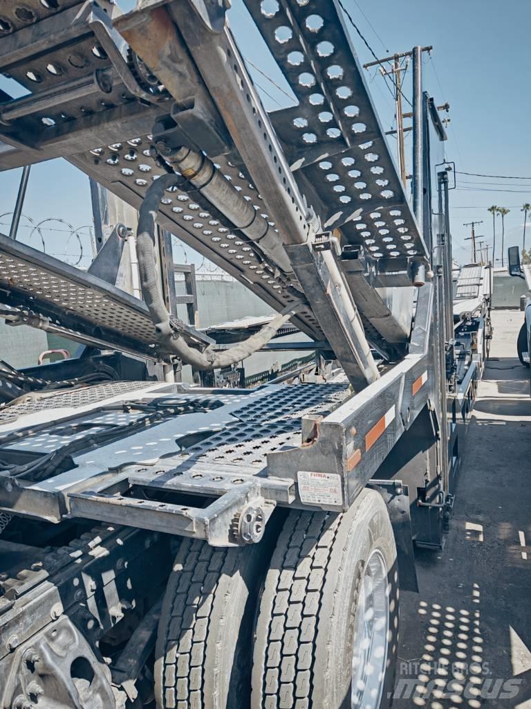 Peterbilt 579 Nákladní vozidlá na prepravu automobilov