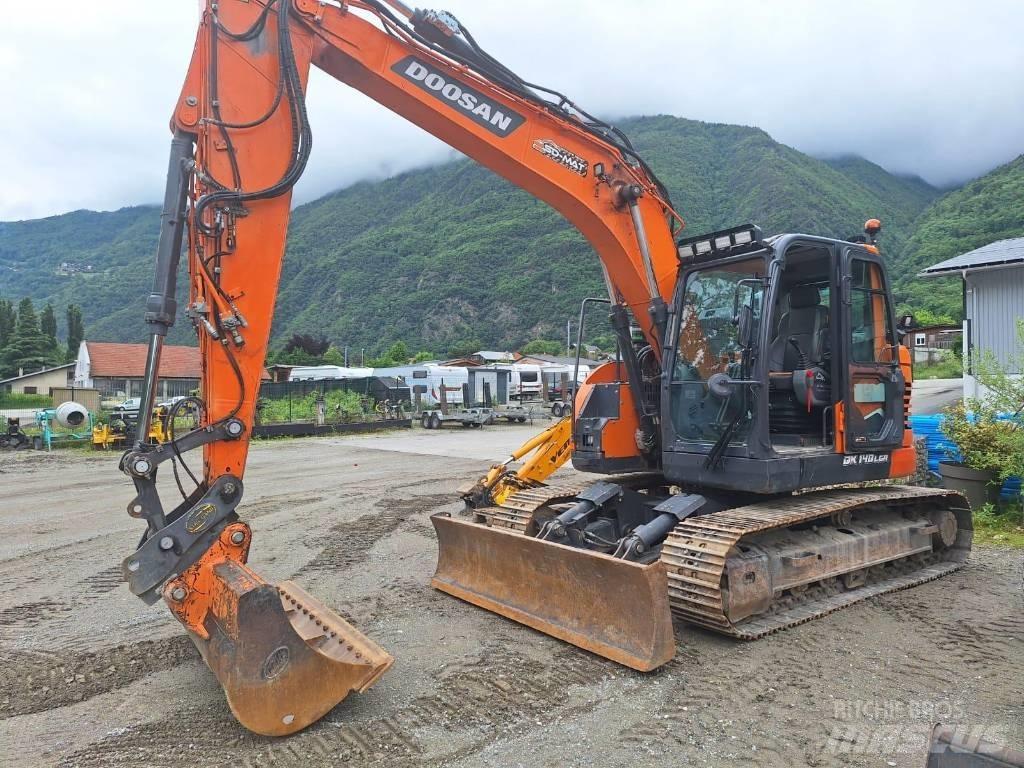 Doosan DX 140 LCR-7 Pásové rýpadlá