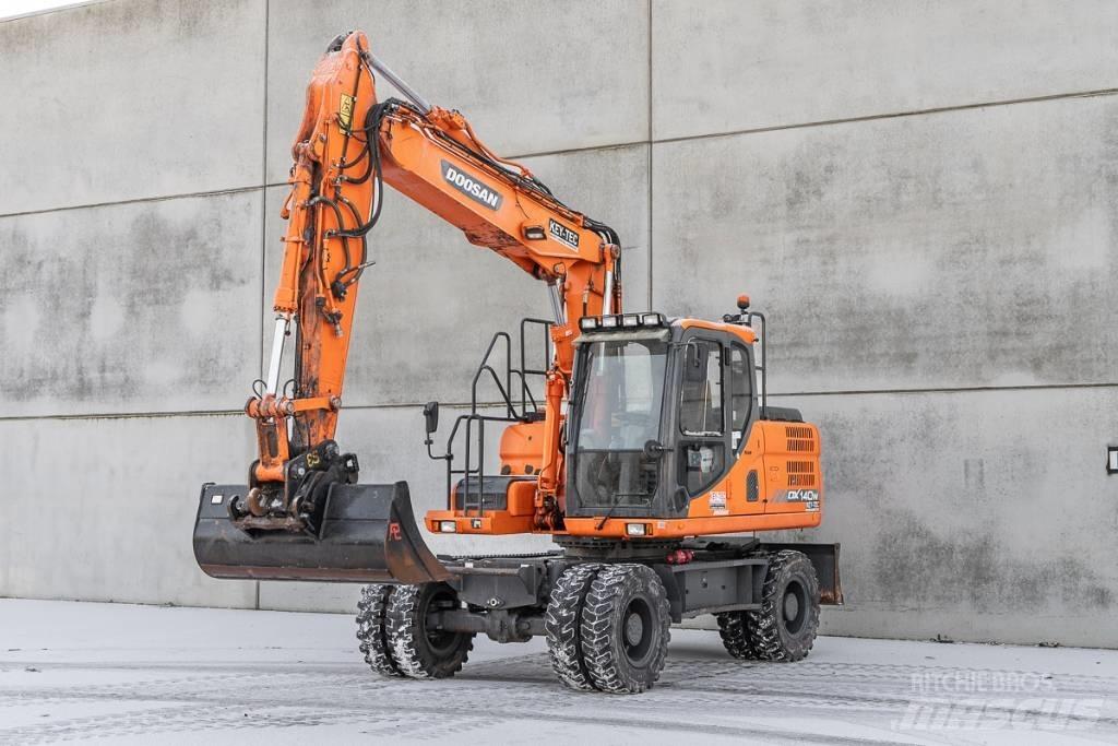 Doosan DX 140 W-3 Kolesové rýpadlá