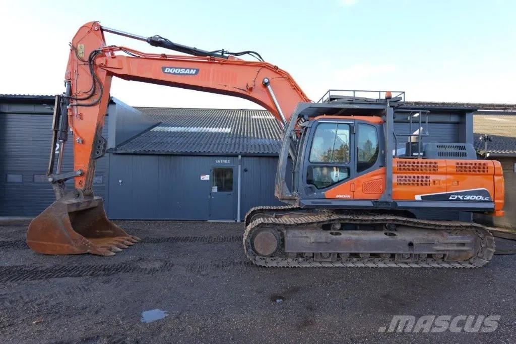 Doosan DX300LC Pásové rýpadlá