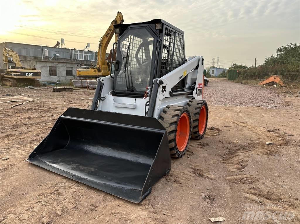 Bobcat S 300 Šmykom riadené nakladače