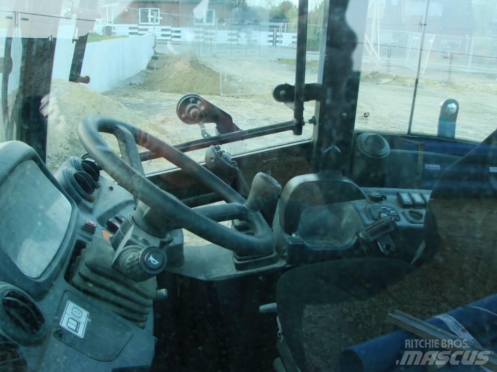 Kubota R 082 Kolesové nakladače