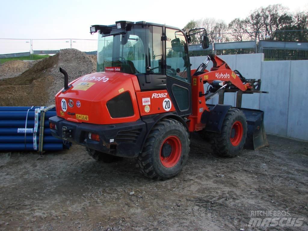 Kubota R 082 Kolesové nakladače