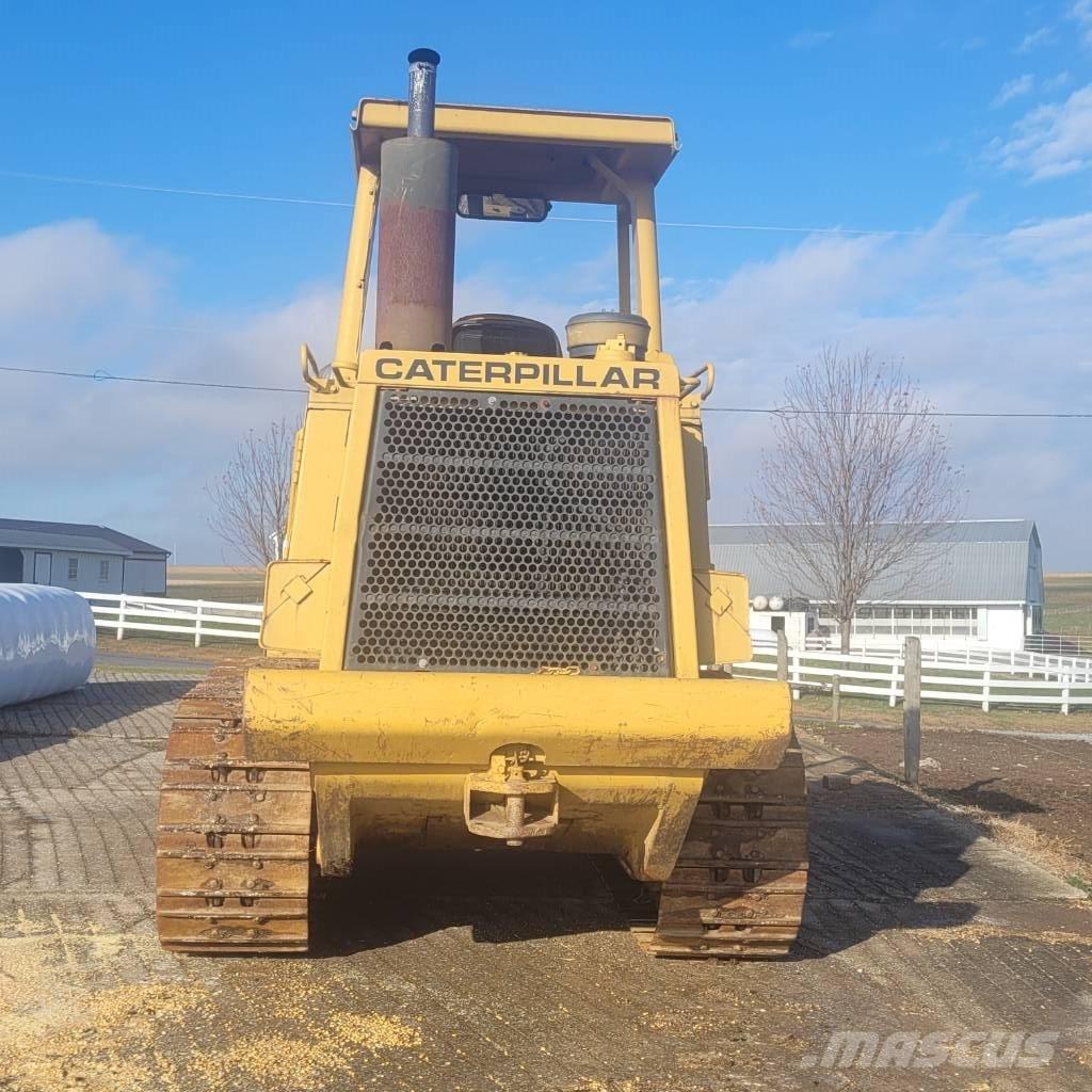 CAT 963 Pásové nakladače