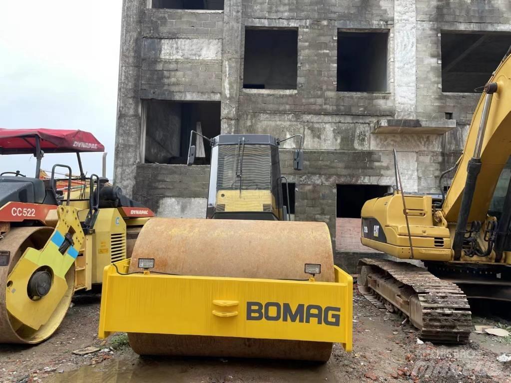 Bomag BW 217 Ťahačové valce