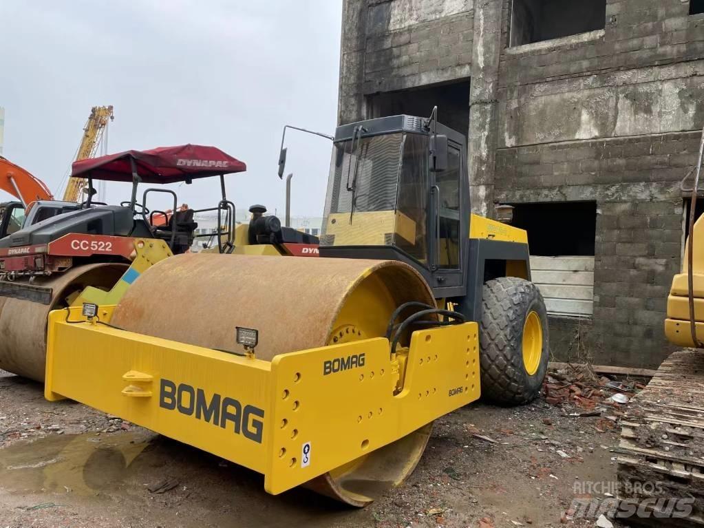 Bomag BW 217 Ťahačové valce