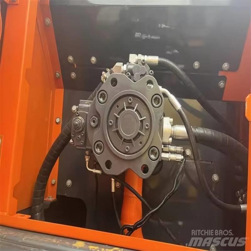 Doosan DX 300 LC-9C Pásové rýpadlá