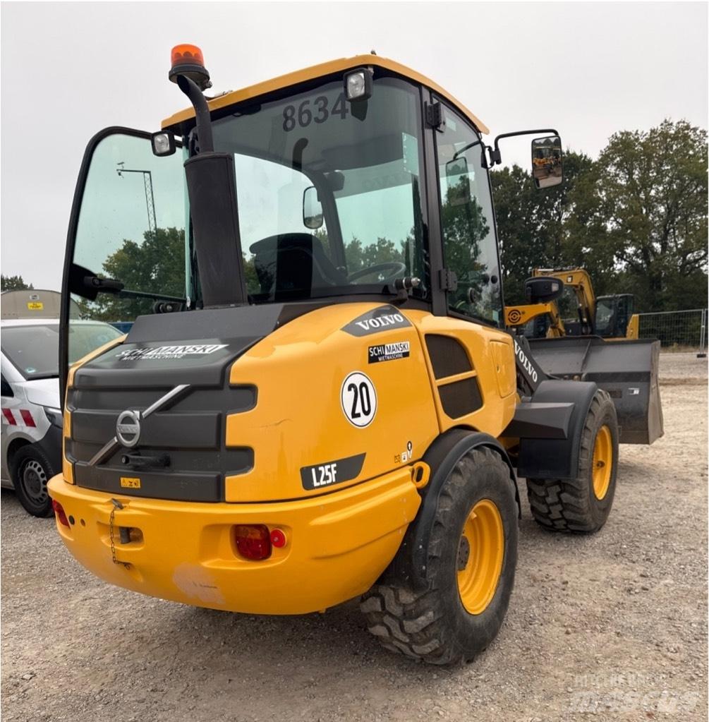 Volvo L25F Kolesové nakladače