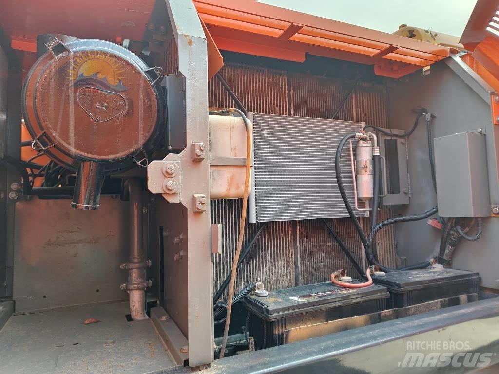 Hitachi ZX 210 Pásové rýpadlá