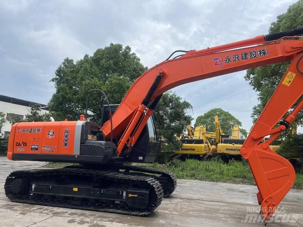 Hitachi ZX 200 Pásové rýpadlá