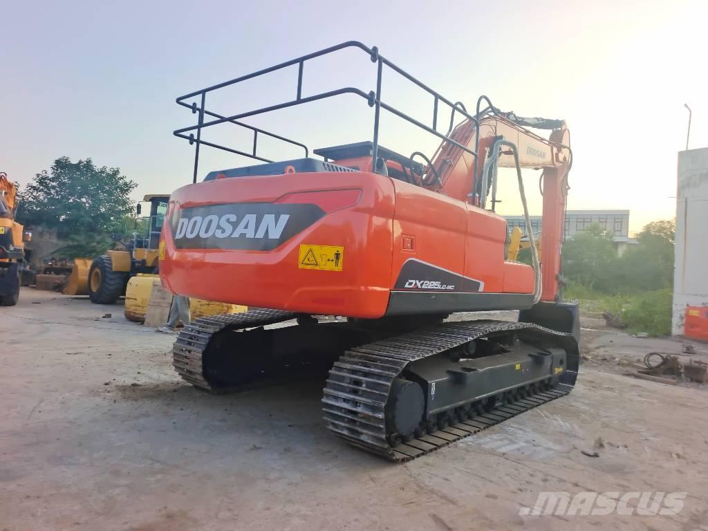 Doosan DX 225 LC Pásové rýpadlá