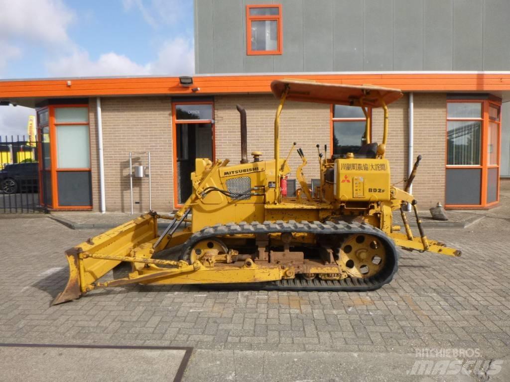 Mitsubishi BD2 F Pásové dozéry
