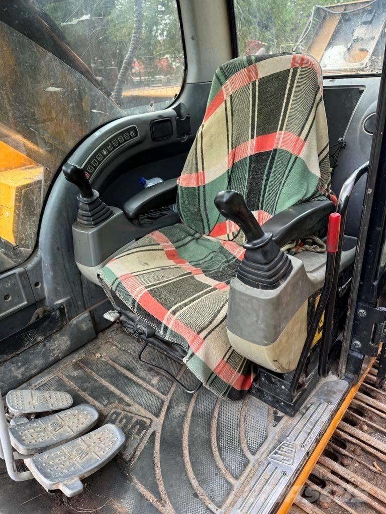 JCB JS 220 LC Pásové rýpadlá