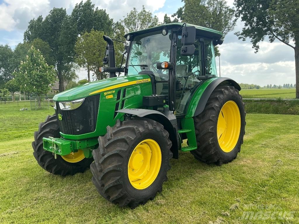 John Deere 5090 M Traktory