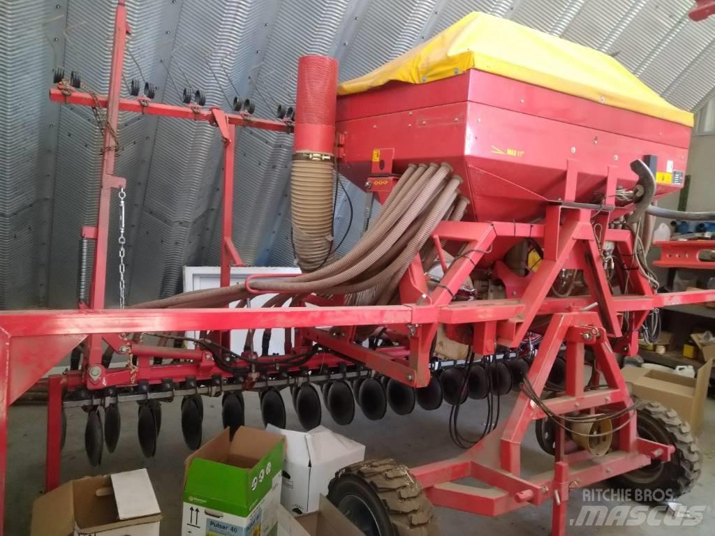  Pneusej MK 4 32 Mechanické sejačky