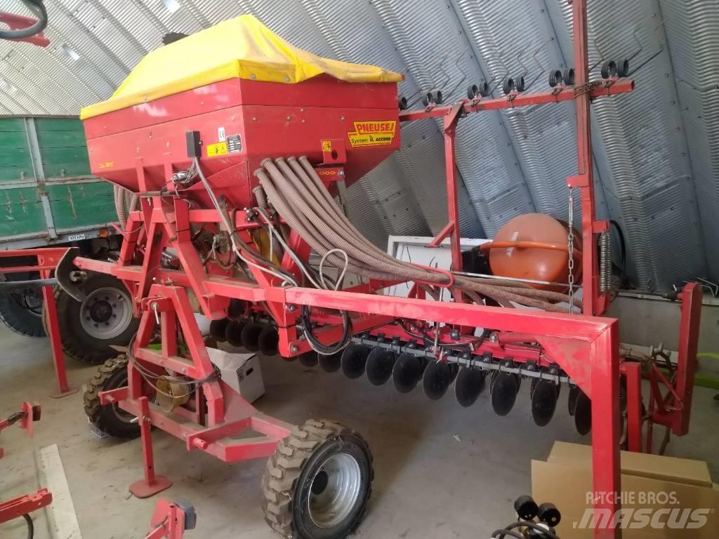  Pneusej MK 4 32 Mechanické sejačky