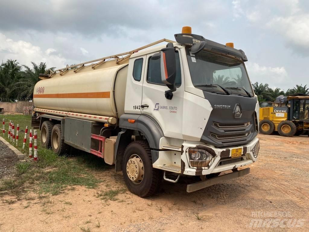 SINOTRUCK E7G340 Cisternové nákladné vozidlá