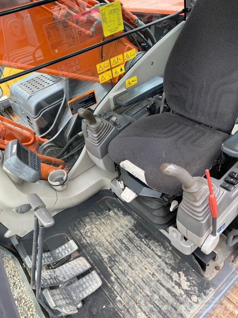 Hitachi ZX350 Pásové rýpadlá