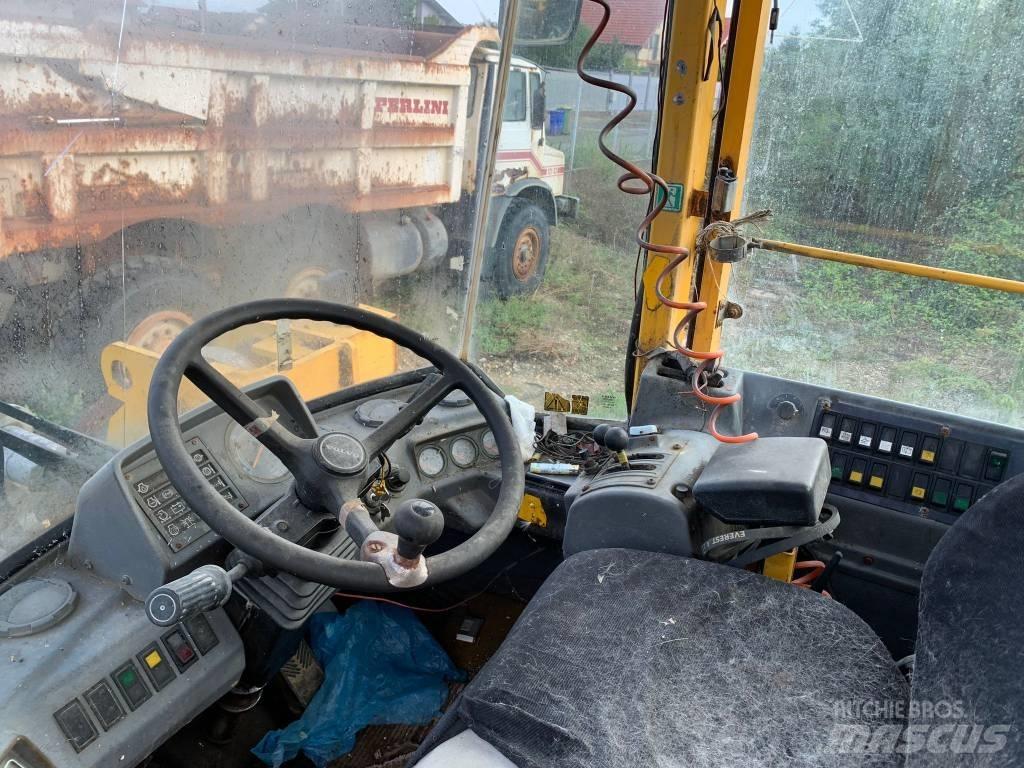 Volvo L 120 C Kolesové nakladače
