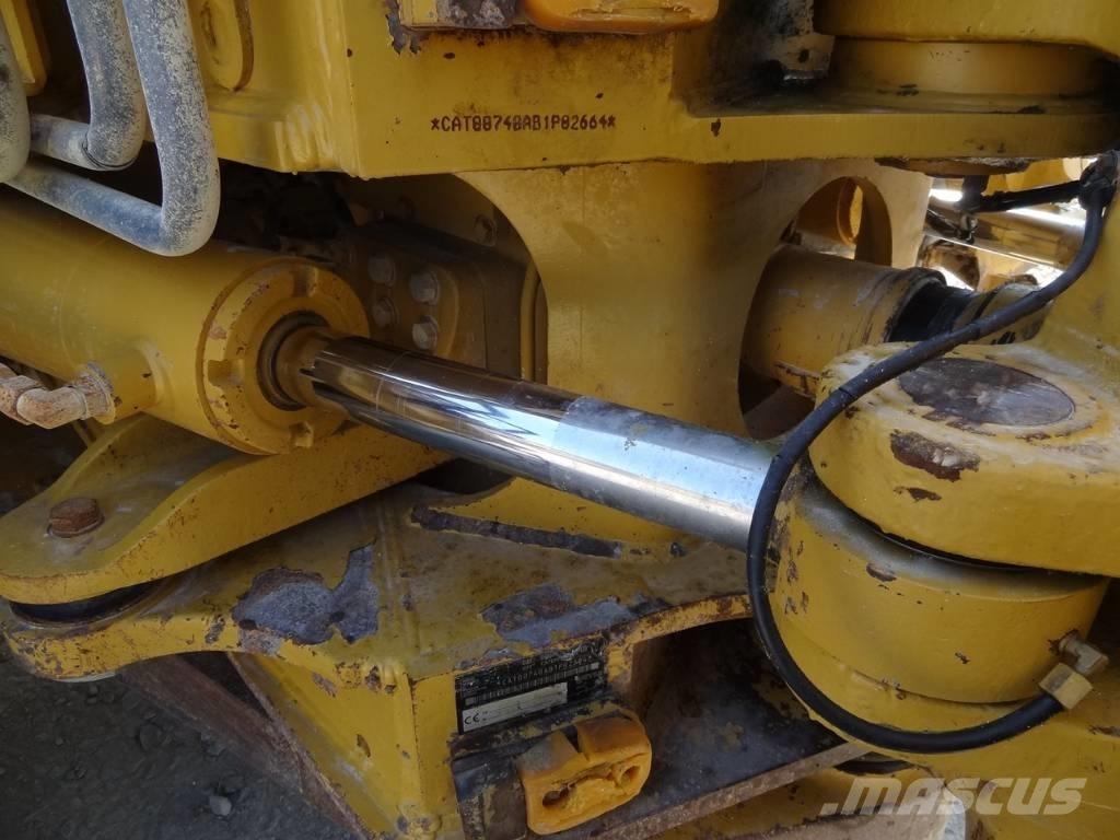 CAT 740 Kĺbové nákladné autá