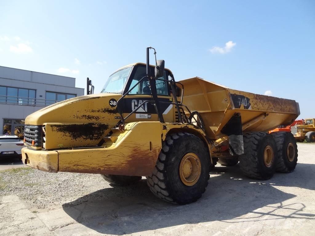 CAT 740 Kĺbové nákladné autá