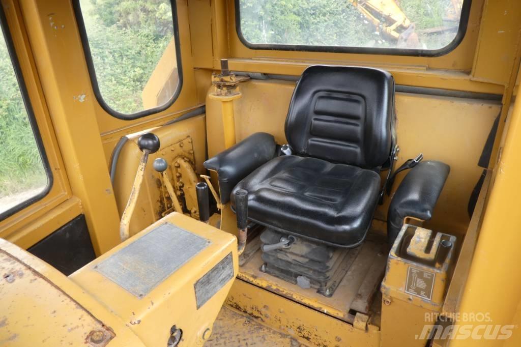 CAT D 8 H Pásové dozéry