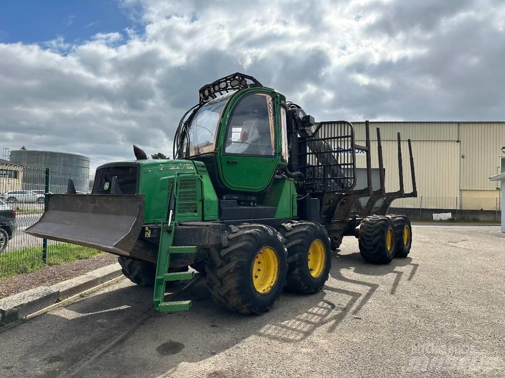 John Deere 1010E Lesné traktory