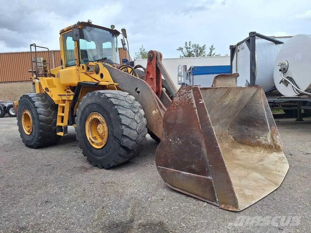Volvo L220D Kolesové nakladače