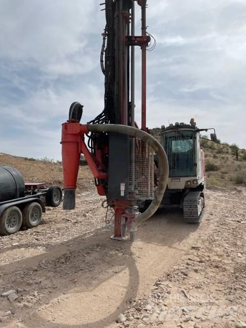Sandvik DP 1500 i Povrchové vrtné súpravy