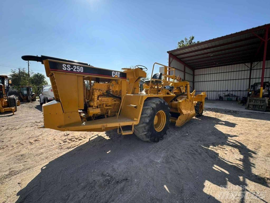 CAT SS 250 Finišéry