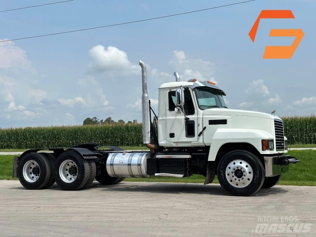 Mack Pinnacle 64ft Ťahače